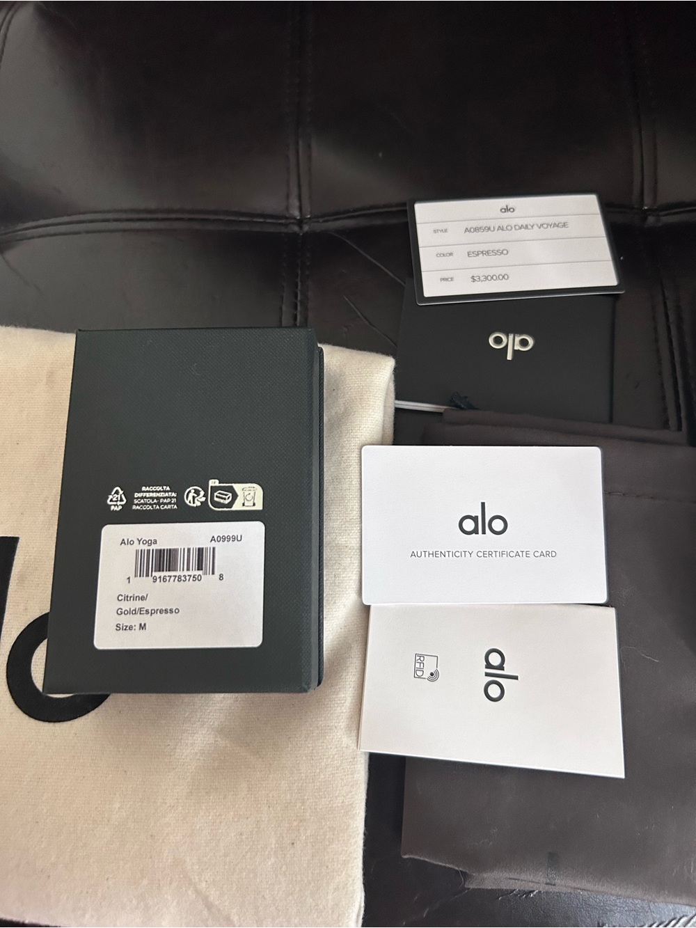 ALO Yoga Daily Voyage Bag - Picture 4 of 17
